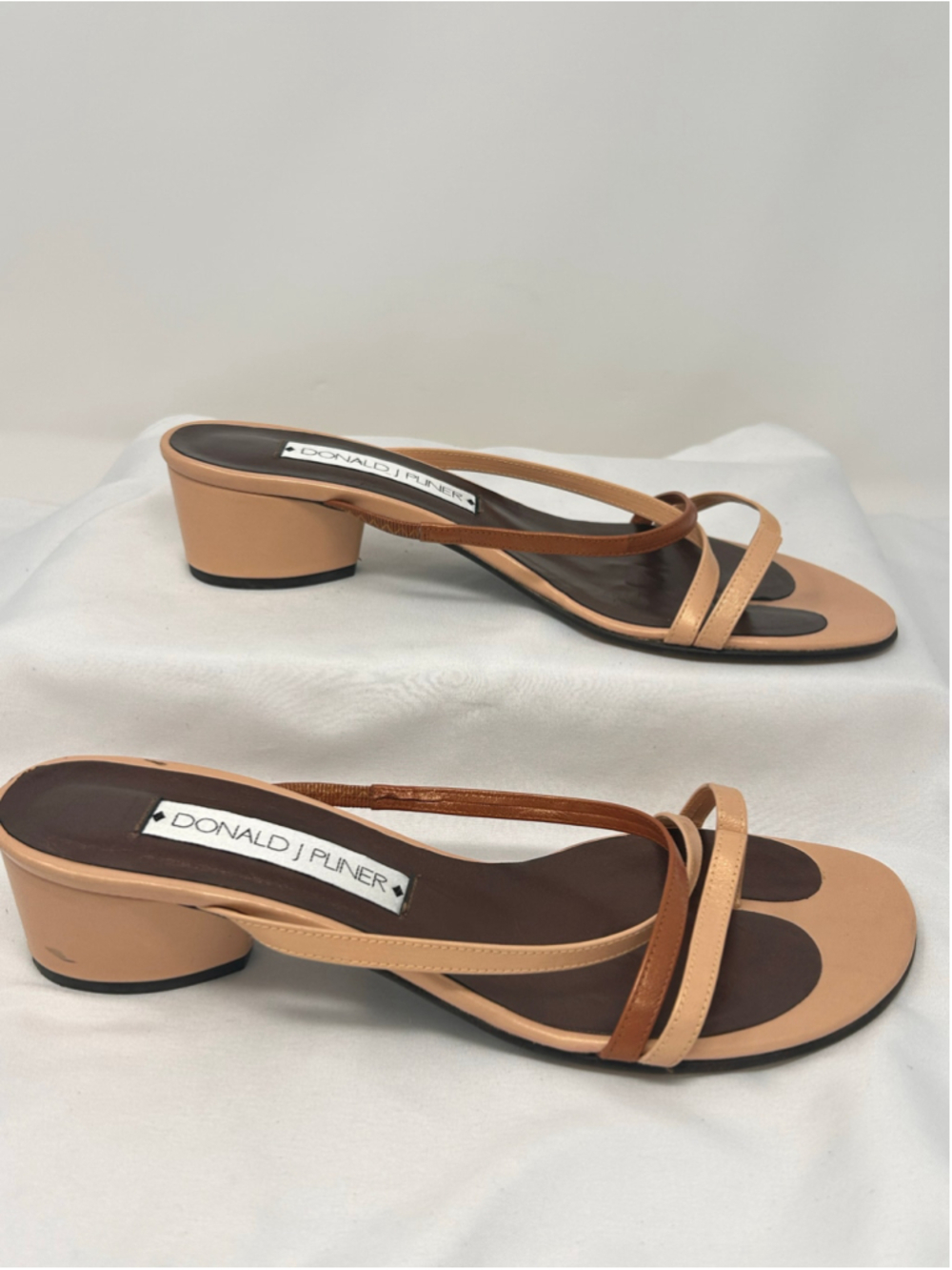 Donald J Pliner Italian Leather Thong Sandals Size 10M Retro Y2K